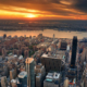 New Yorker Skyline bei Sonnenuntergang – Titelbild zu Geheimtipps New York