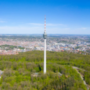 Stuttgarter Stadtpanorama mit Fernsehturm – Titelbild zu Geheimtipps Stuttgart
