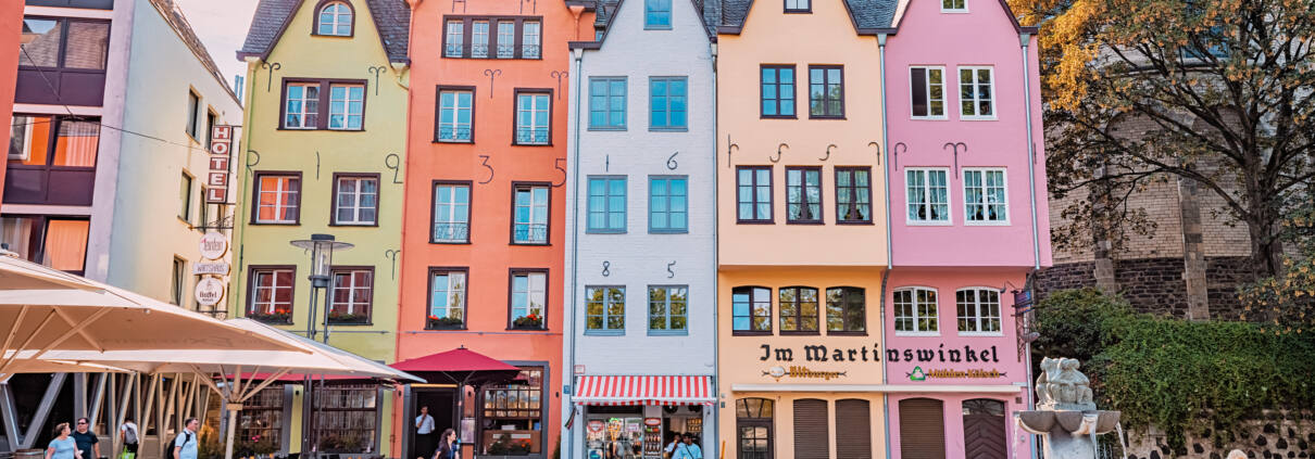 Bunte Häuser am Kölner Fischmarkt bei Groß St. Martin