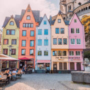 Bunte Häuser am Kölner Fischmarkt bei Groß St. Martin